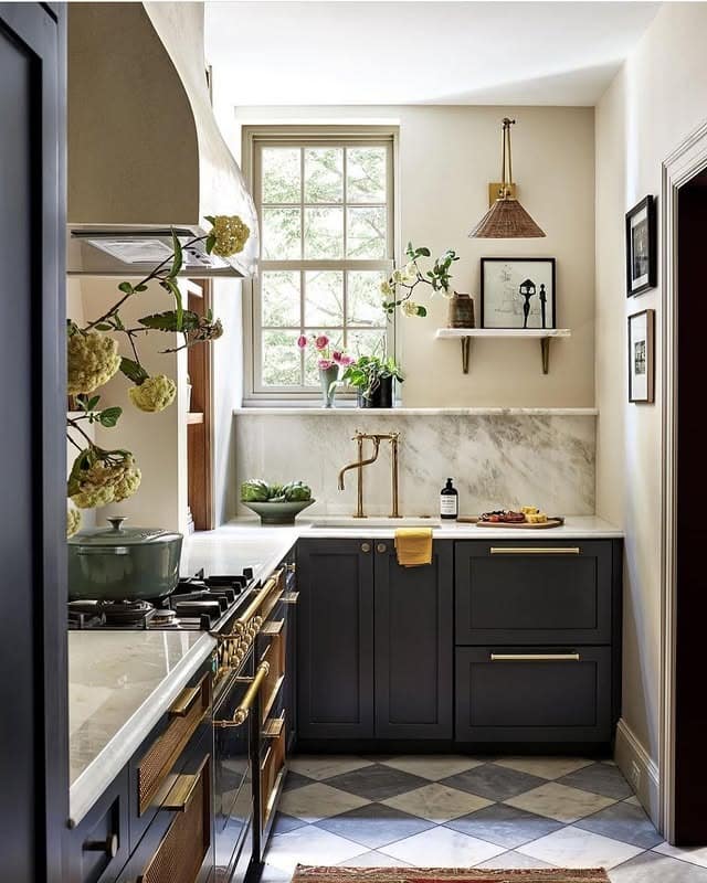20. Black and Marble Classic Galley Kitchen Ideas - small kitchen ideas