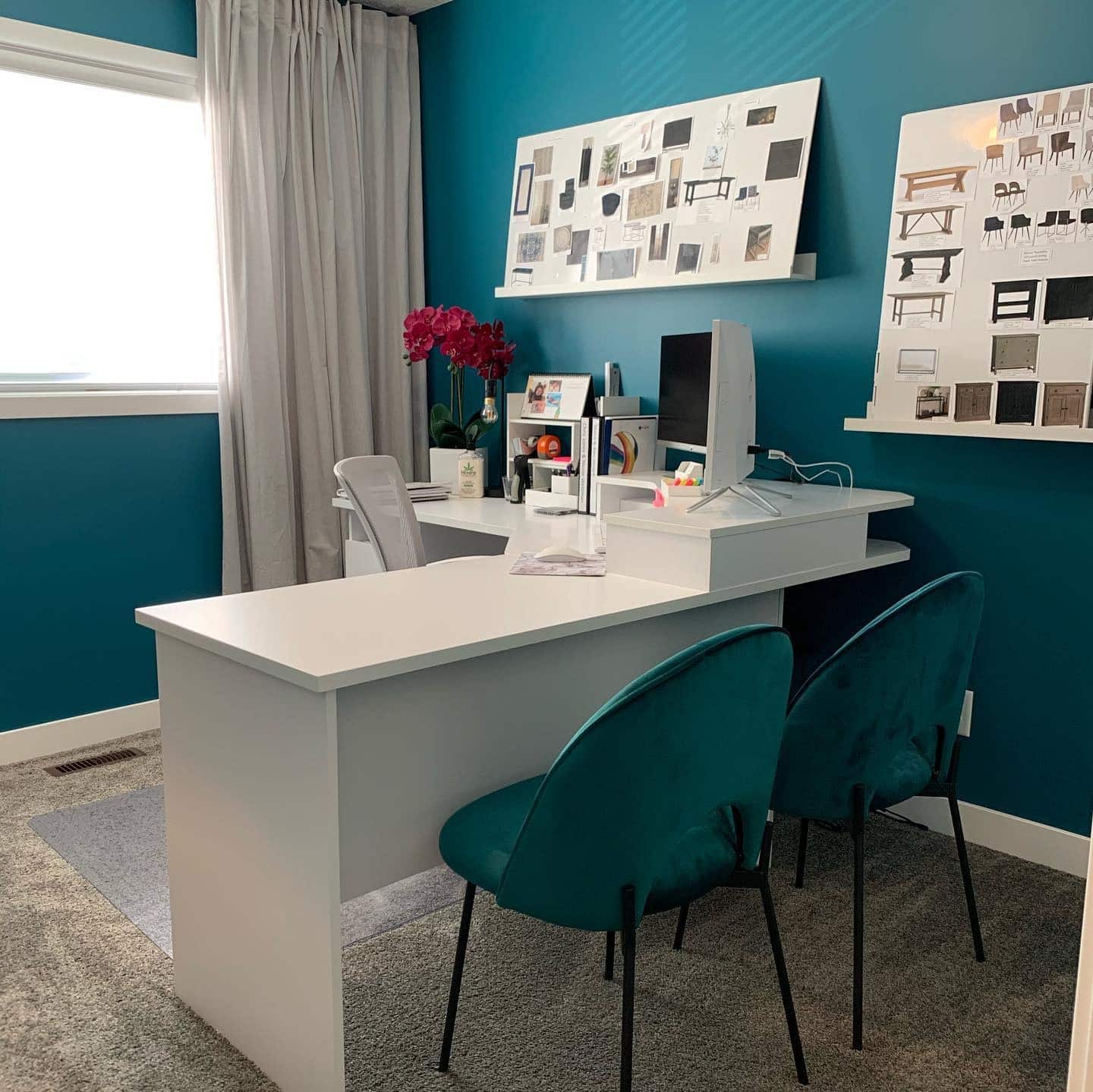 9. Vibrant Teal Office Ideas with Crisp White Furniture - teal office ideas