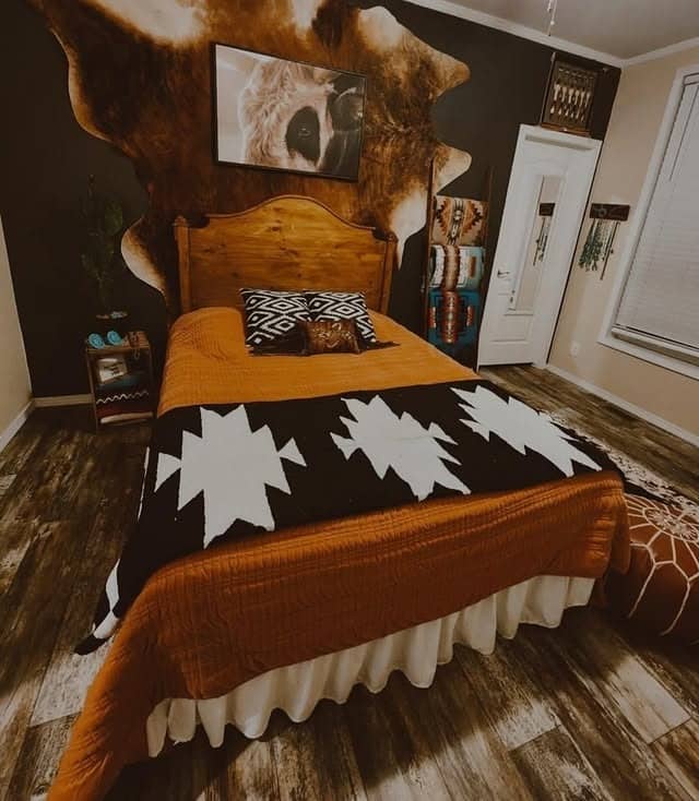 15. Cozy Western Bedroom Ideas in Caramel Brown and Black - western bedroom ideas