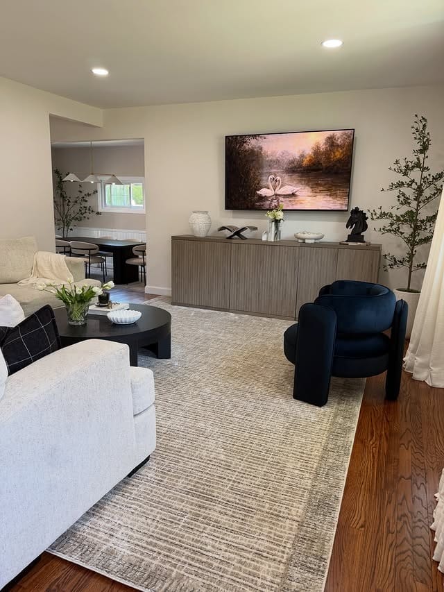 16. Beige Striped Rug Living Room Idea - jure rug living room ideas