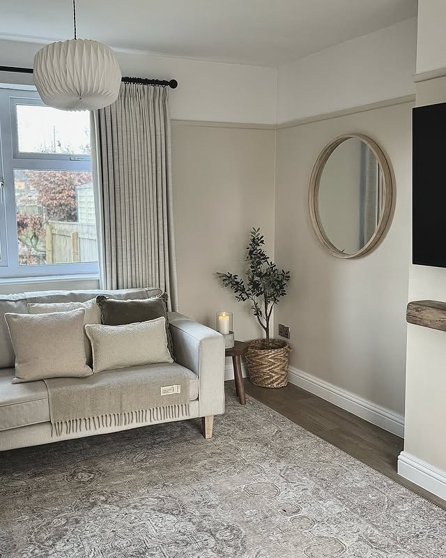 17. Gray Vintage Rug Living Room Idea - jure rug living room ideas