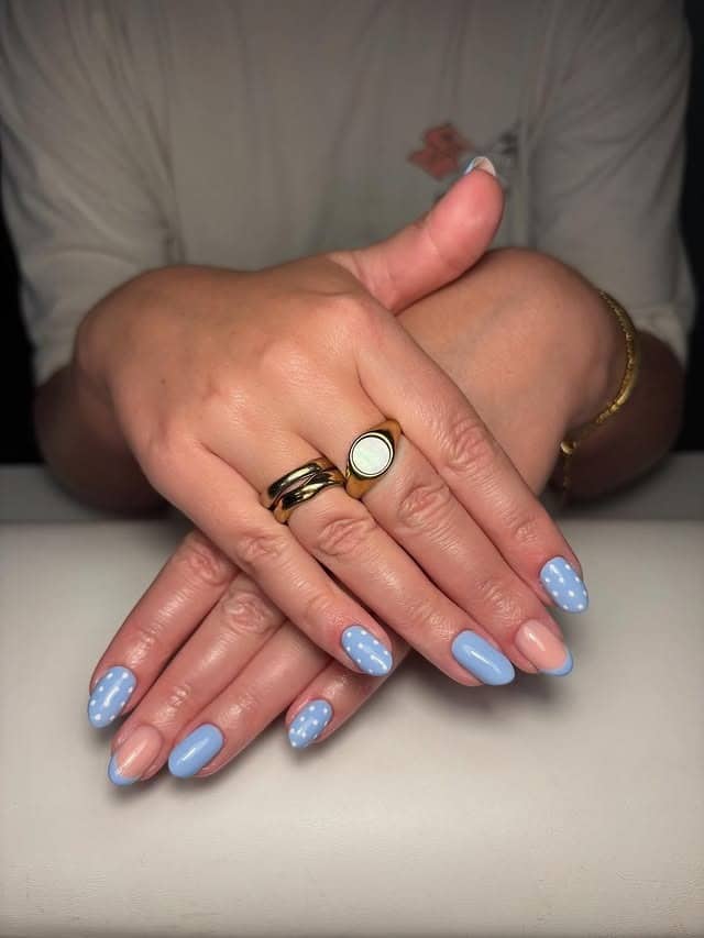 7. Baby Blue Polka Dot Short Nails - baby blue nail ideas