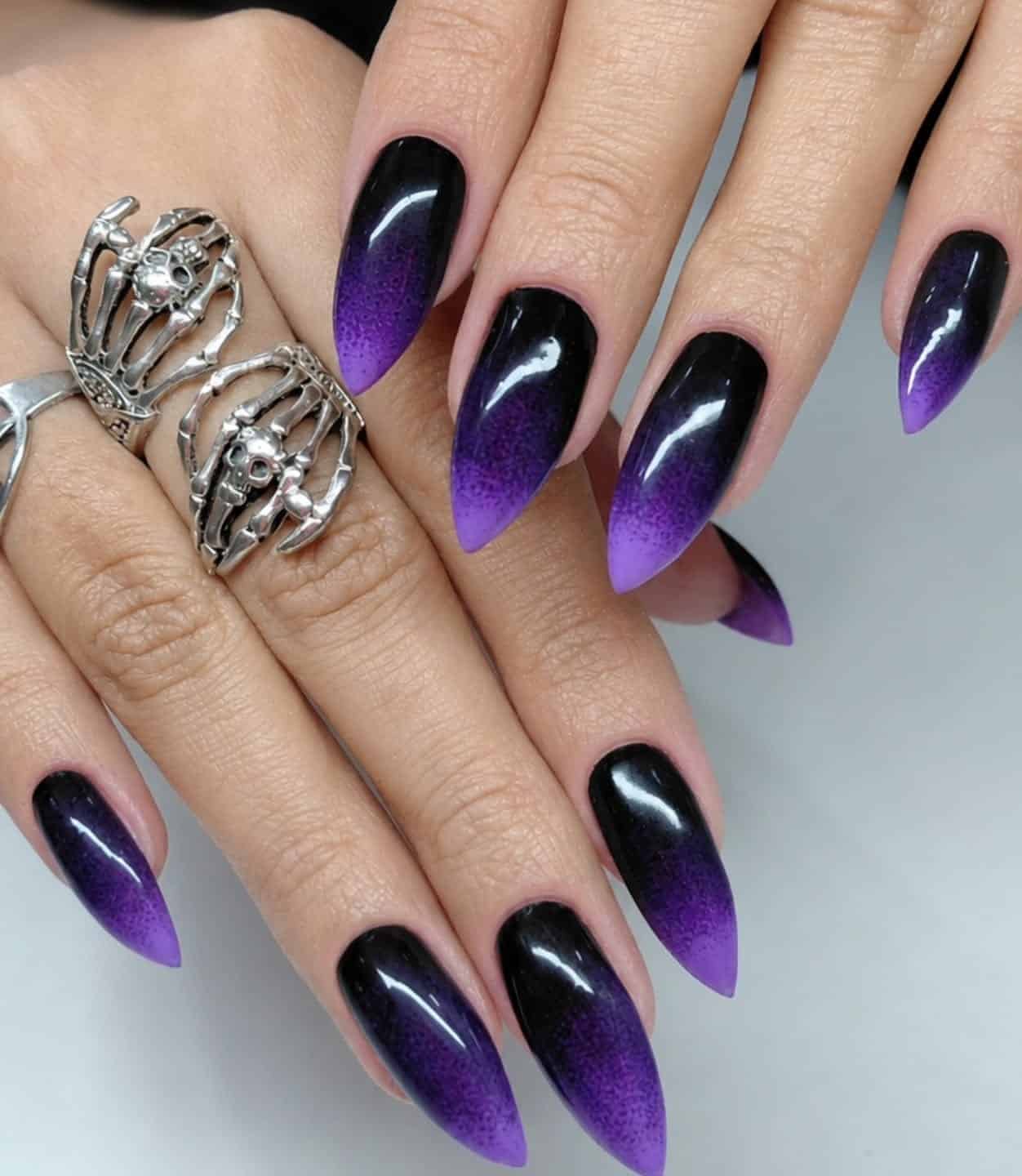20. Black and Purple Gradient Stiletto Nails - black and purple nail ideas