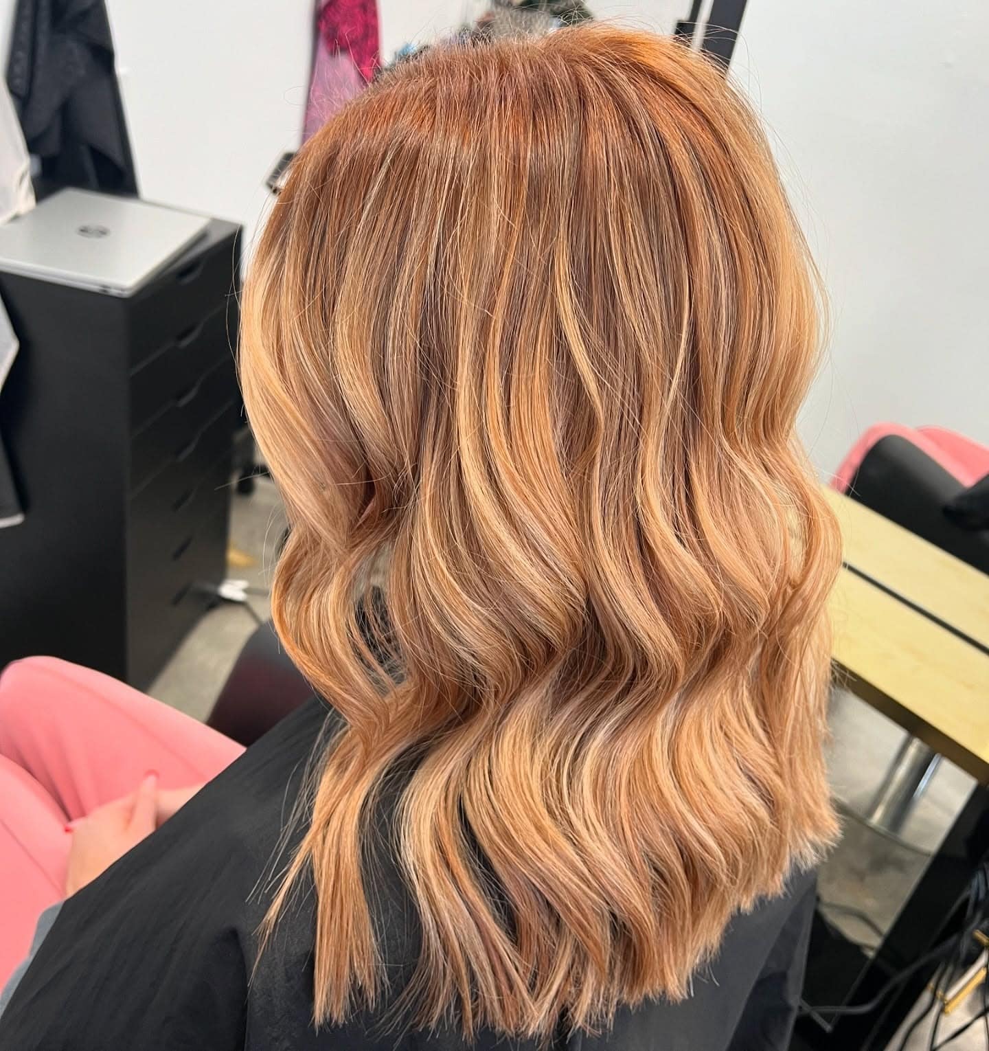 16. Copper Honey Blonde Lob with Golden Highlights - Honey Blonde Hair with Highlights