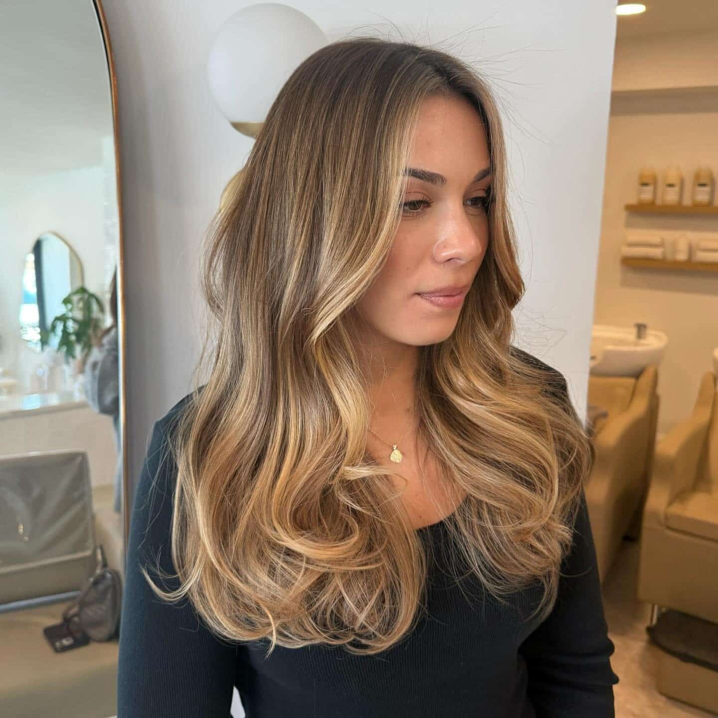21. Honey Blonde Butterfly Layers with Face-Framing Highlights - Honey Blonde Hair with Highlights