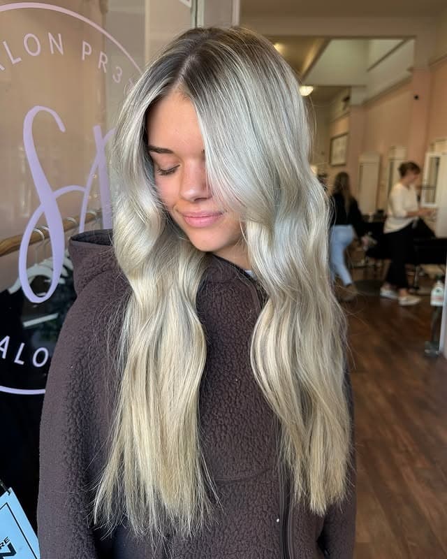 9. Pearl Blonde Long Waves - Winter Hairstyles