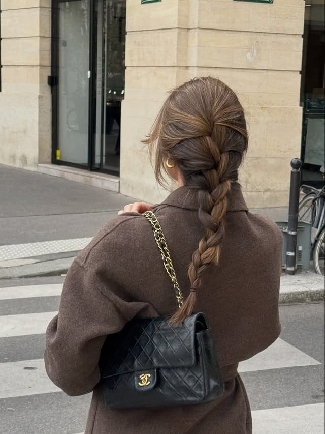 21. Chestnut Brown Loose French Braid - Winter Hairstyles