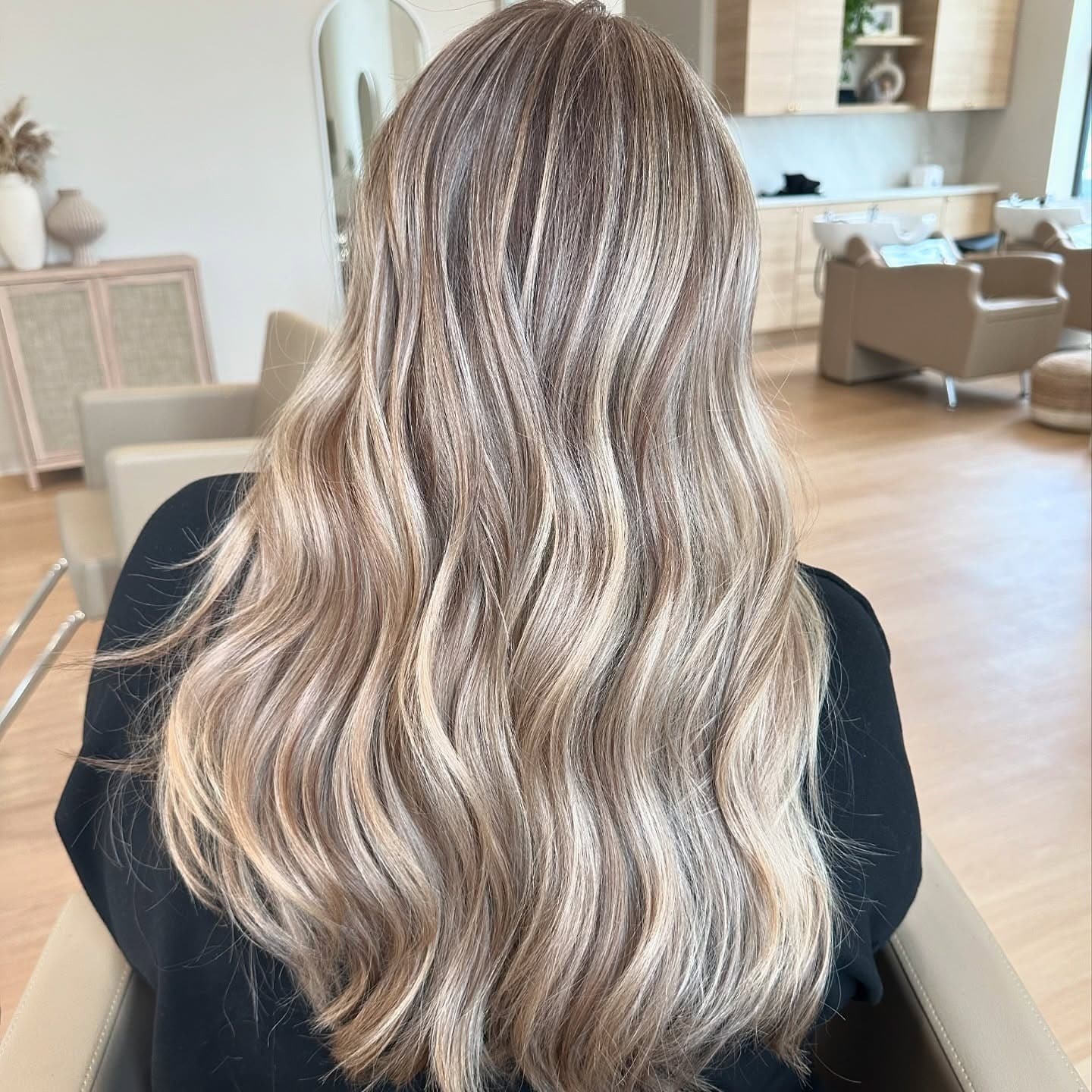 16. Dark Blonde Waves with Pearl Highlights - Dark Blonde Hair Color with Highlights