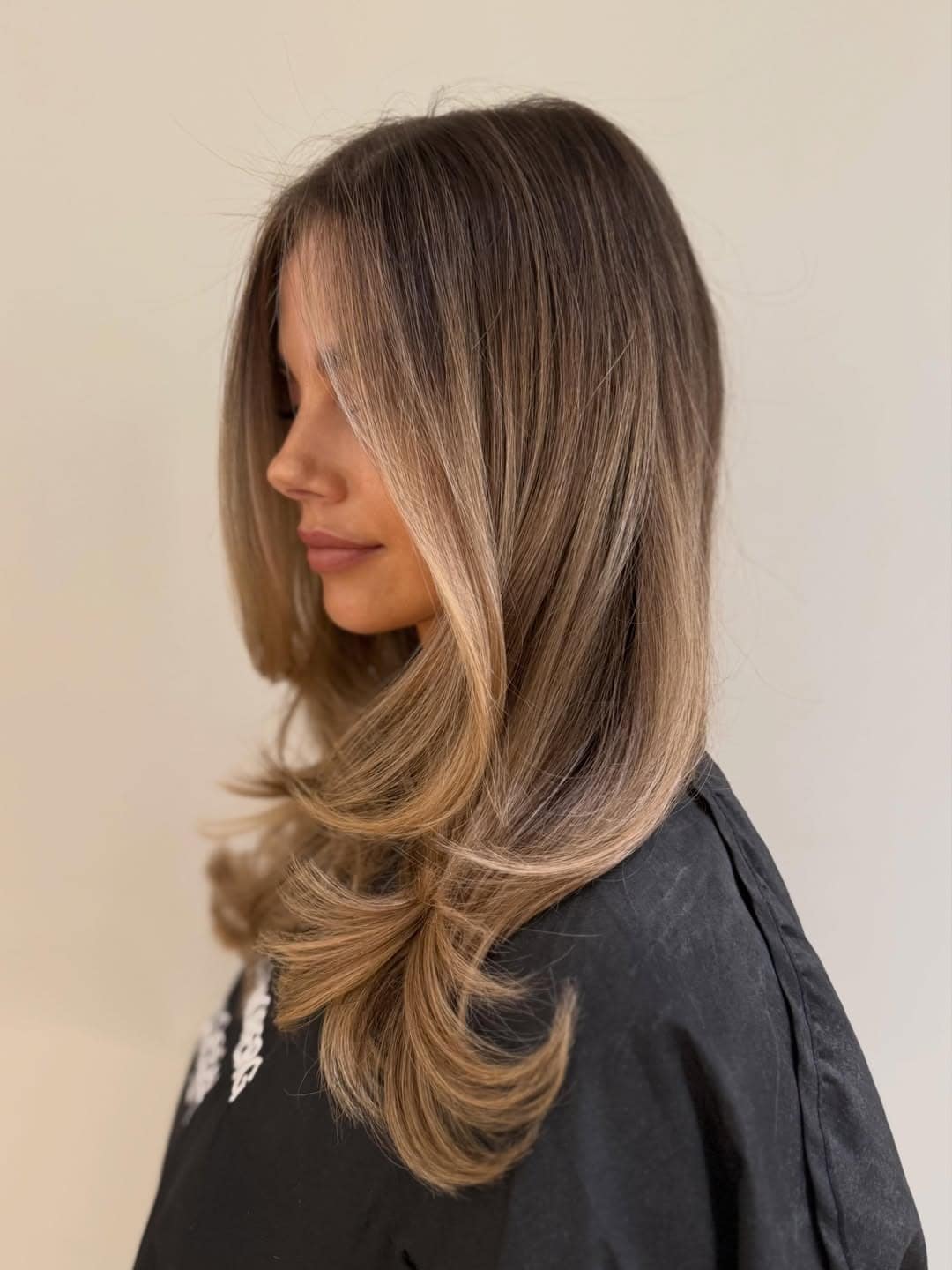 16. Beige Bronde Layered Blowout - Old Money Hair