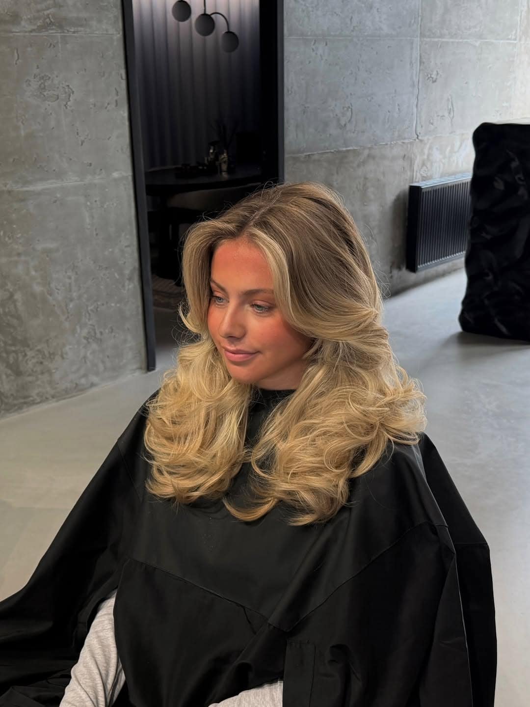 18. Golden Blonde Bombshell Layers - Old Money Hair
