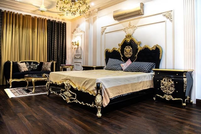 4. Ornate Black, Cream and Gold Bedroom Idea - black, white and gold bedroom ideas