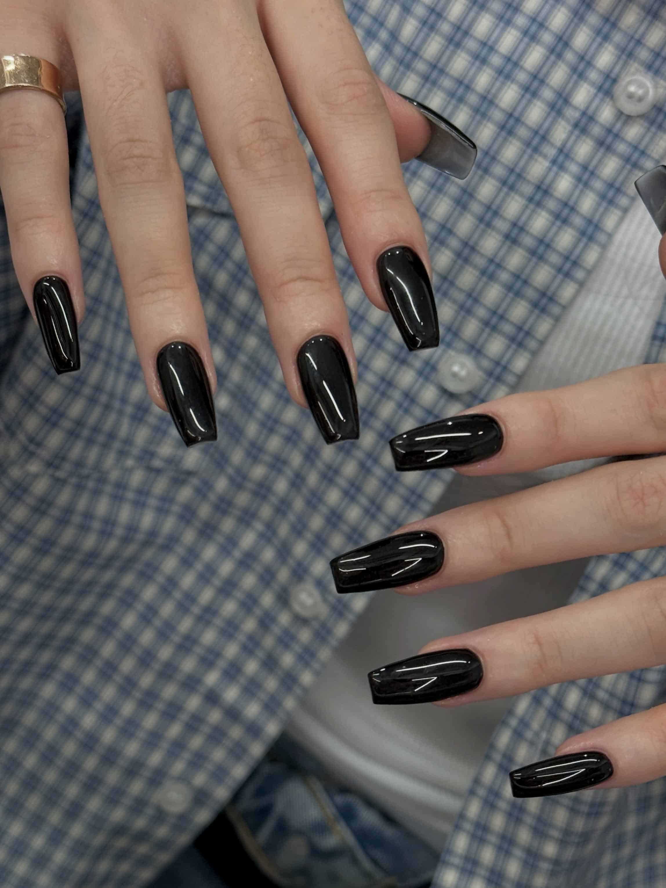 2. Classic Glossy Jet Black Coffin Nails - black coffin nail ideas