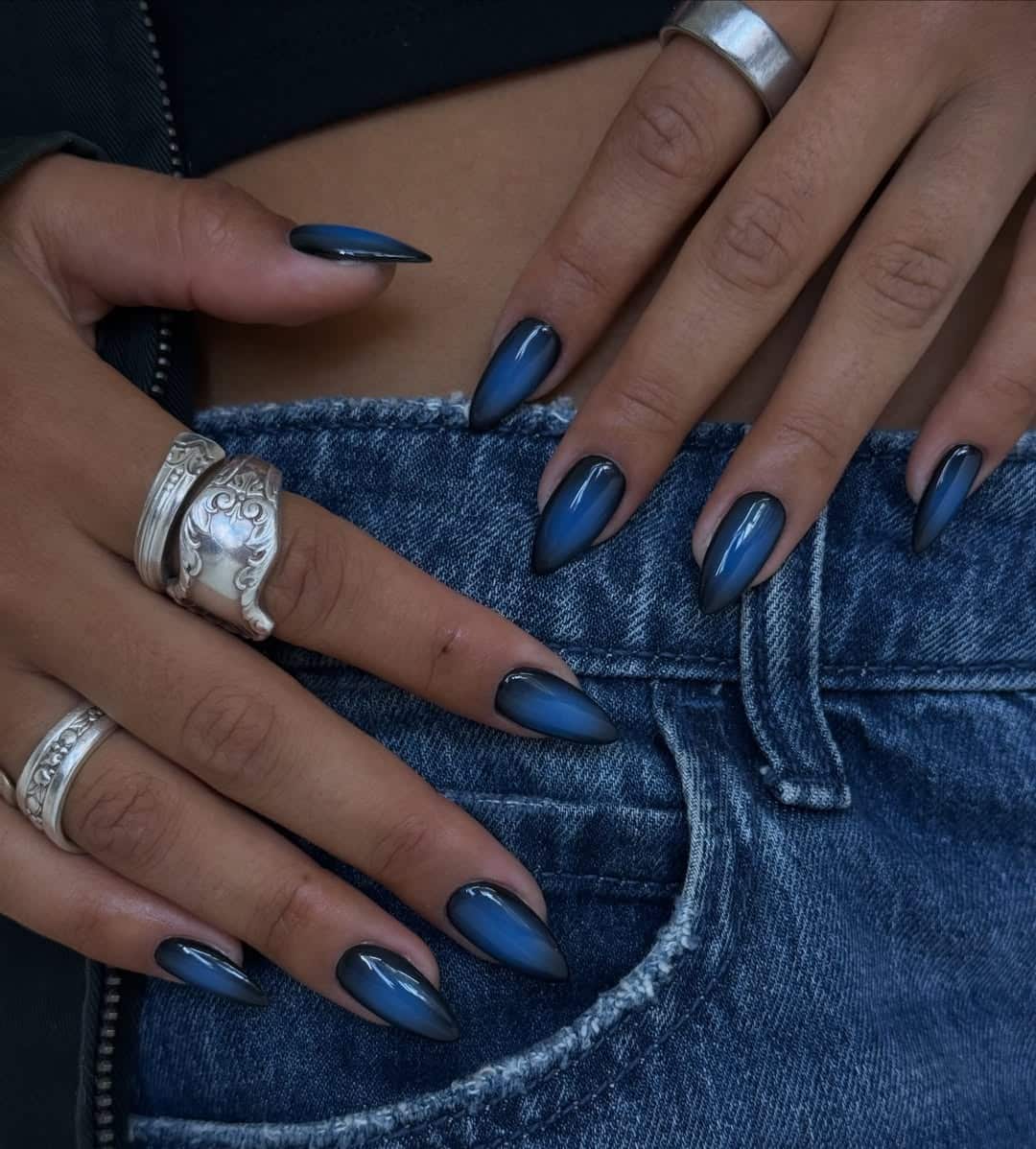 22. Smoky Blue and Black Ombre Almond Nails - blue and black nail ideas