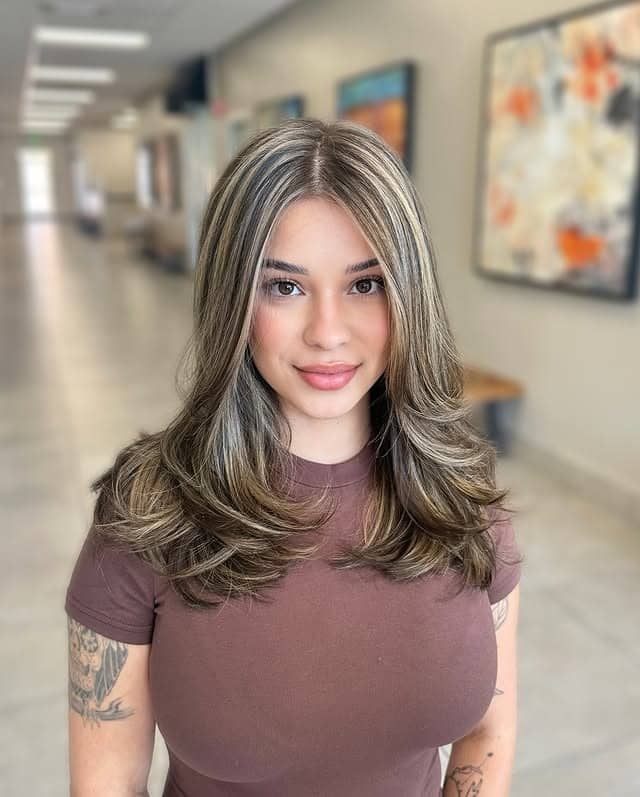 18. Ash Blonde Highlights on a Medium-Length Butterfly Cut - Hair Color with Highlights